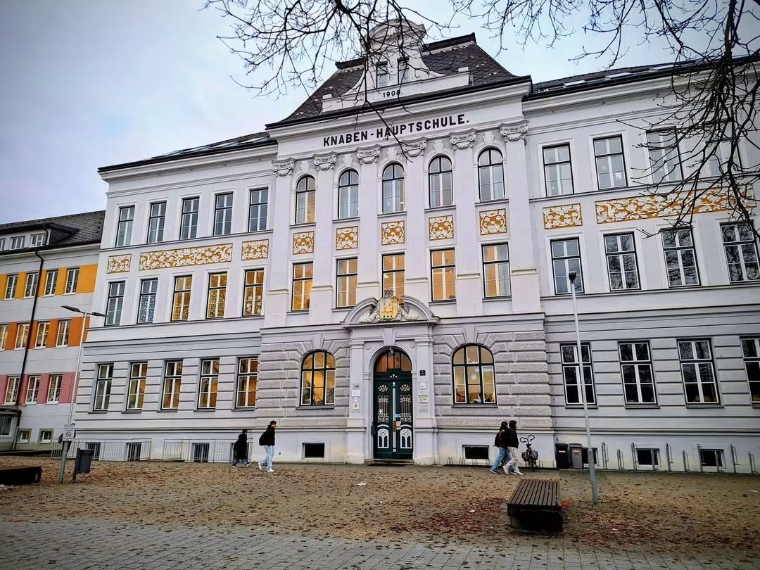 Gebäude